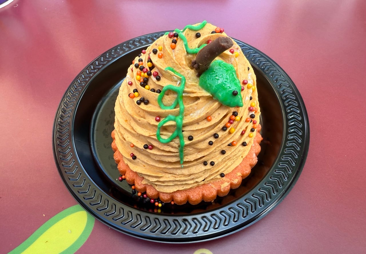 Should Disney Publish a Calorie Guide on Menus? Pumpkin Stuff Disneyland 2025 Zoe Wood Large