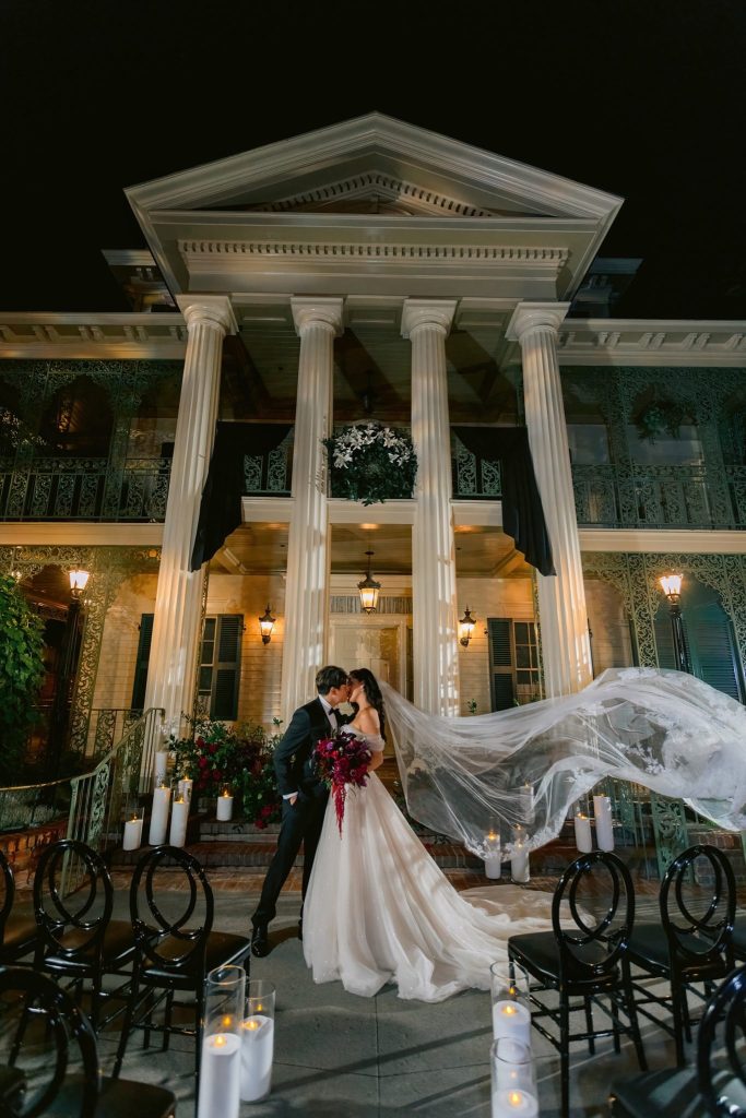 2026-DFTWH-35th-Anniversary-Haun 3 – WDWINFO.COM Haunted Mansion Courtyard to Begin Hosting Weddings at Disneyland 2026-DFTWH-35th-Anniversary-Haun 3
