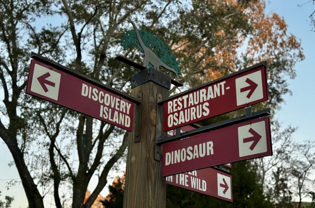 farewell dinosaur_chloe 26 – WDWINFO.COM Counting Down to Extinction: The Final Day of DINOSAUR farewell dinosaur_chloe 26
