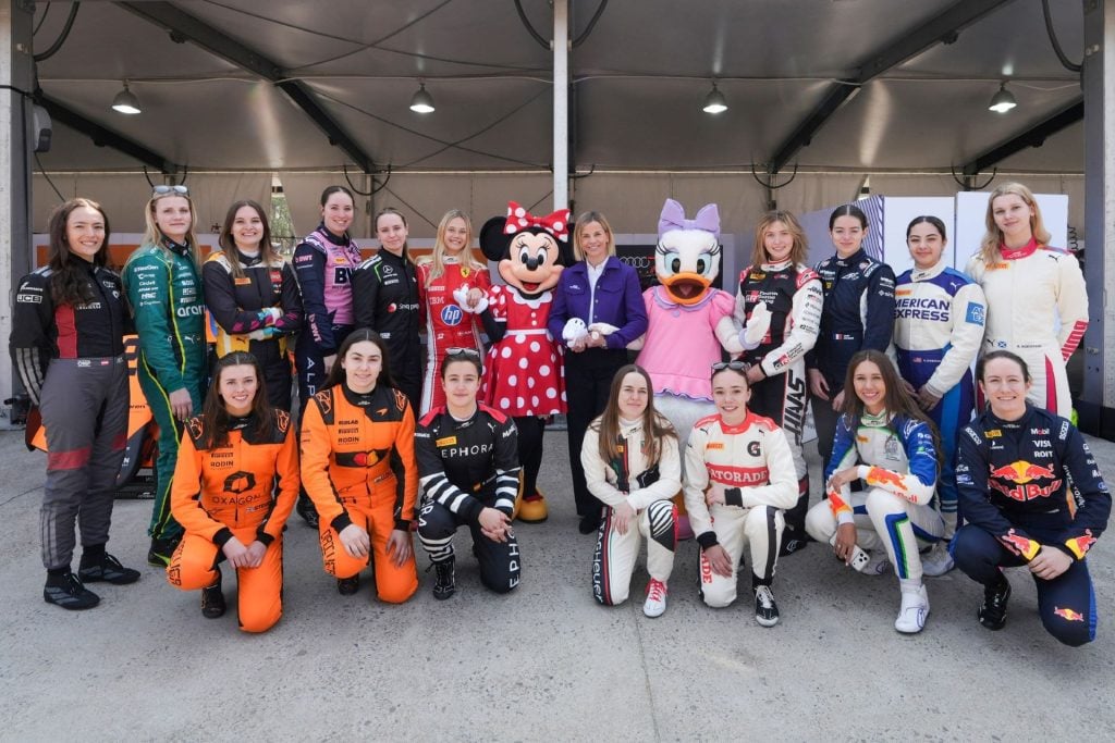 Minnie-Mouse-and-Daisy-Duck-with – WDWINFO.COM Minnie Mouse & Daisy Duck Bring Style to F1 ACADEMY Minnie-Mouse-and-Daisy-Duck-with