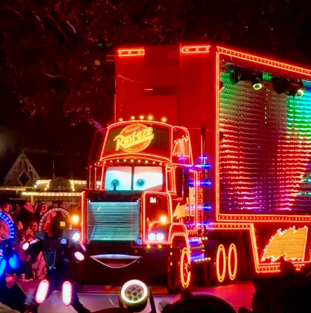 Paint the Night 2 | WDWINFO.COM How to Celebrate Cars’ 20th Anniversary at Disney Parks Paint the Night 2
