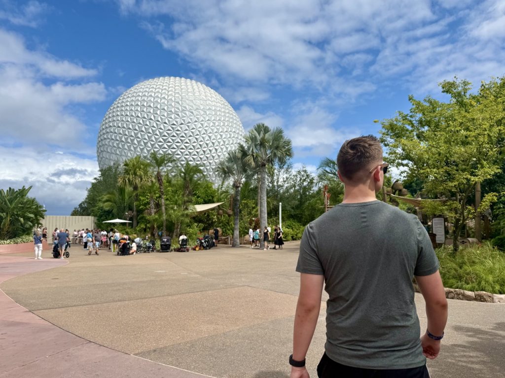 10 Advantages for the Solo Disney Parks Traveler