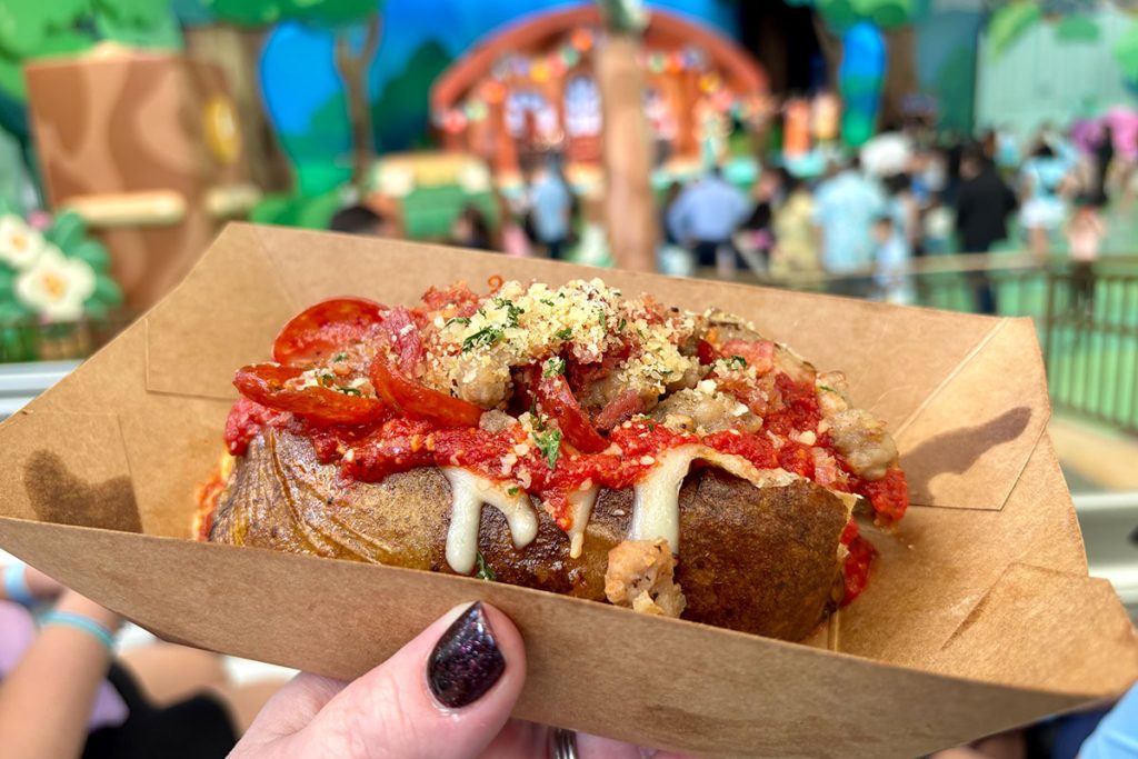 blueys-best-day-ever-pizza-girls-baked-potato – WDWINFO.COM ‘Bluey’s Best Day Ever’ Brings BIG Joy to Disneyland blueys-best-day-ever-pizza-girls-baked-potato Pizza Girls Baked Potato