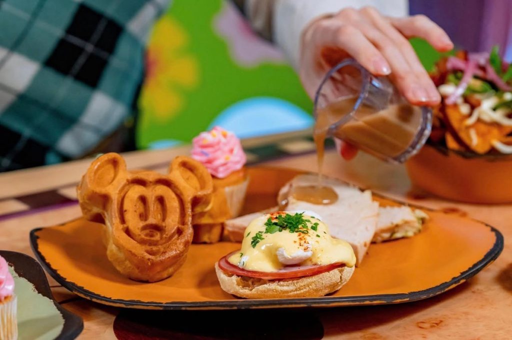 dlr-goofys-kitchen-spring-food-04 – WDWINFO.COM New Character Costumes at Goofy’s Kitchen Celebrate Springtime at Disneyland Hotel dlr-goofys-kitchen-spring-food-04