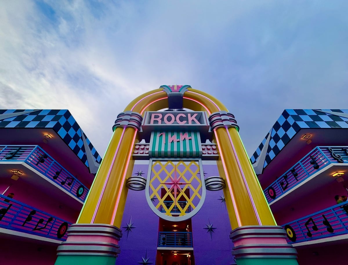300-all-star-music-resort_juke-box_chloe | WDWINFO.COM New Spring 2027 Discount: Save Up to 25% Off Disney Resort Stays 300-all-star-music-resort_juke-box_chloe