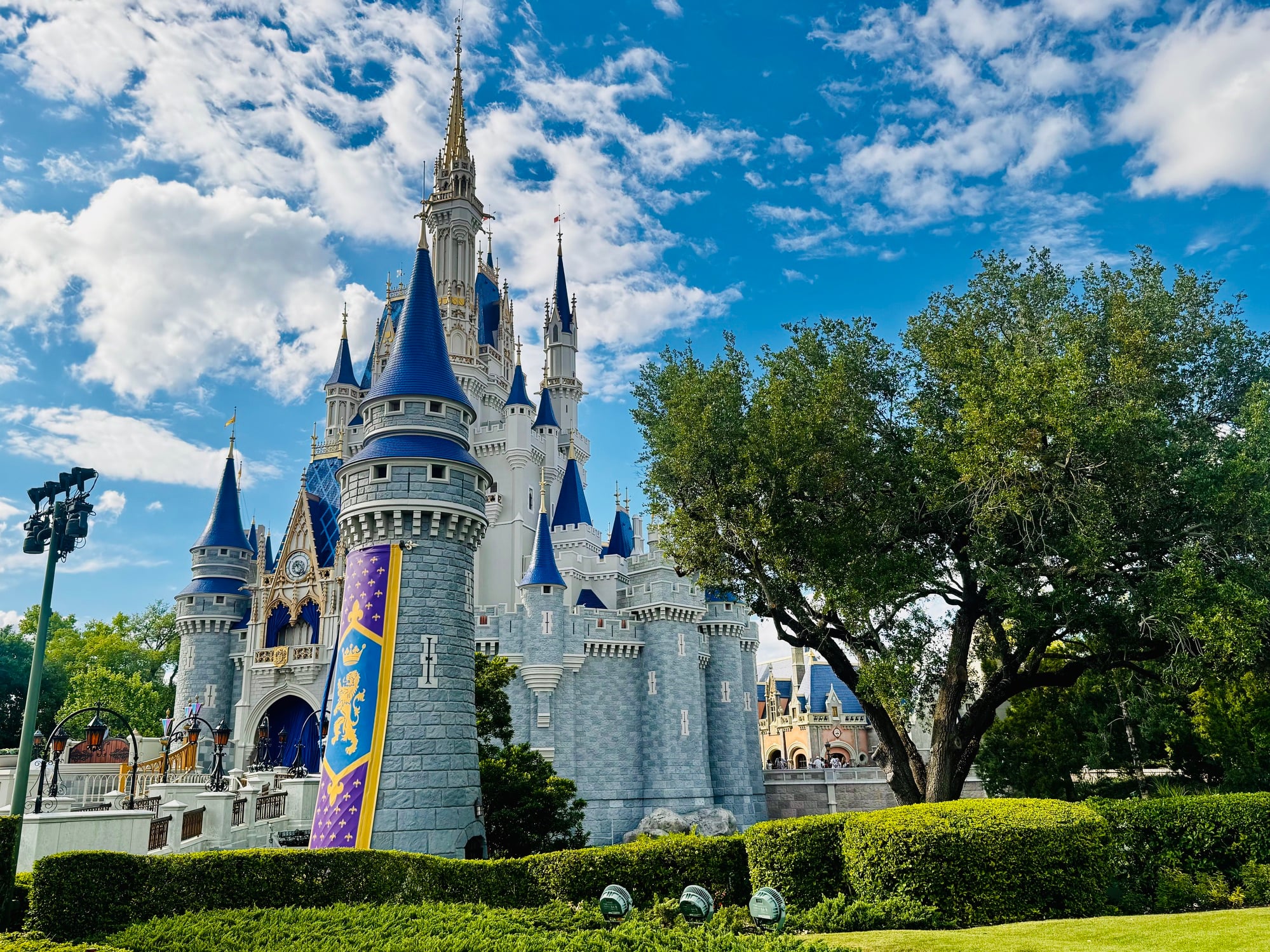 What a Realistic Disney World Day Actually Looks Like cinderella castle apr 2026_chloe 14  