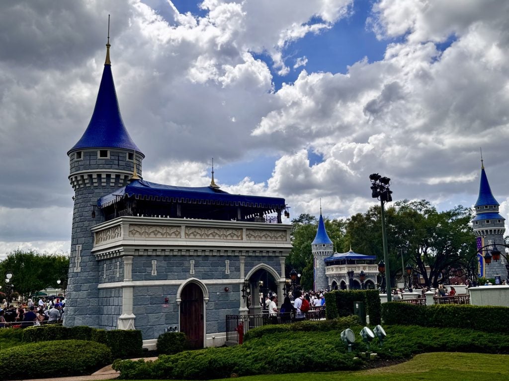 cinderella castle paint update_apr 2026 11 – WDWINFO.COM New Paint Update: More Blues & Gold Added to Cinderella Castle cinderella castle paint update_apr 2026 11