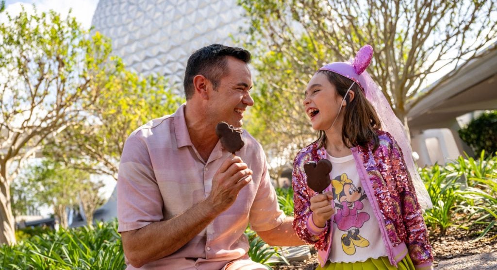 epcot-dad-daughter-mickey-bar โ WDWINFO.COM What Comes With the Disney Quick-Service Dining Plan? epcot-dad-daughter-mickey-bar