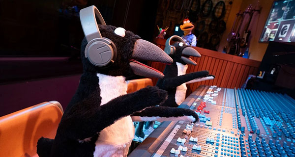New Pics INSIDE Rock 'n' Roller Coaster Starring the Muppets