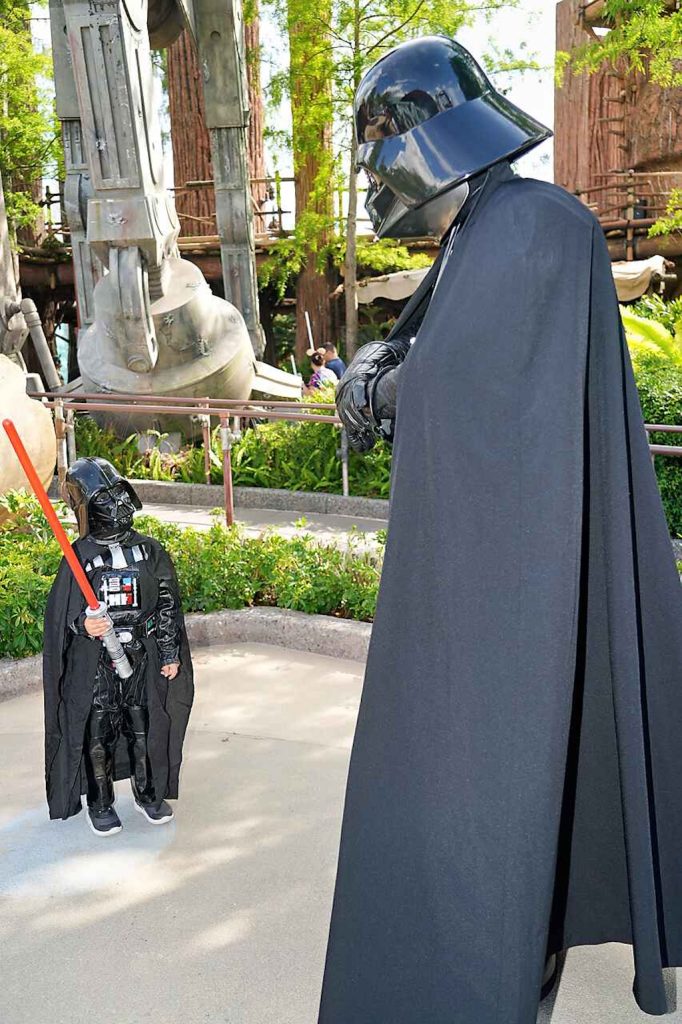 Darth Vader – WDWINFO.COM Why Disney World Really Needs to Have a Star Wars Event Darth Vader