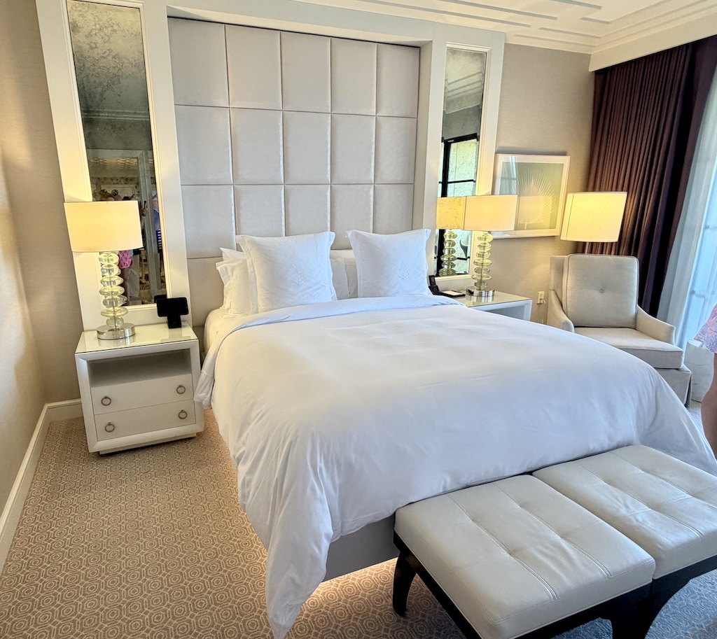 Four Seasons Rooms 15 โ WDWINFO.COM See Inside the Luxe Rooms and Suites at The Four Seasons Resort at Disney World Four Seasons Rooms 15