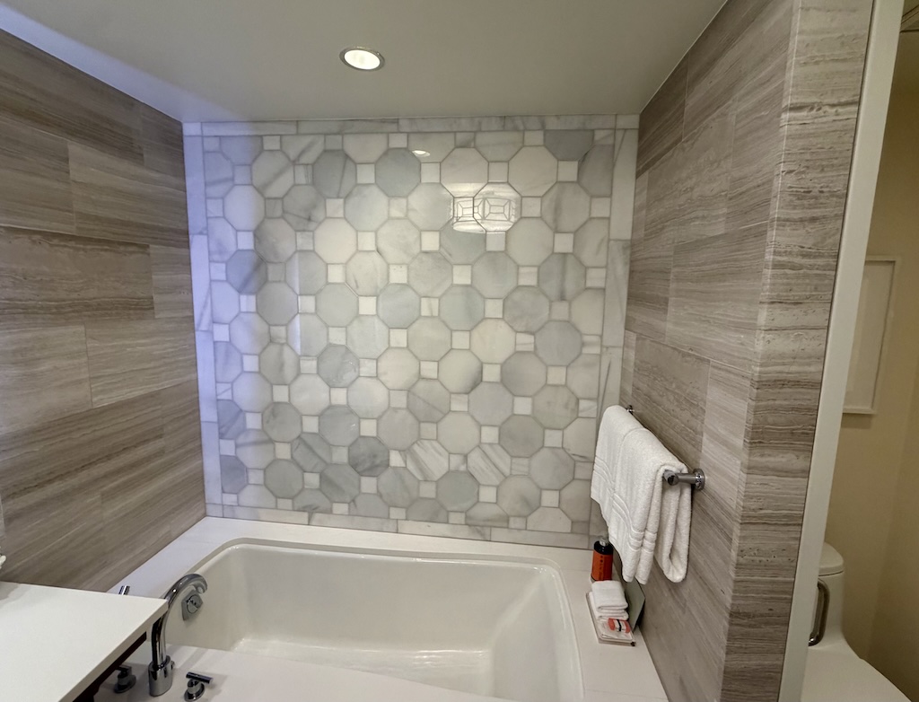 Four Seasons Rooms 33 โ WDWINFO.COM See Inside the Luxe Rooms and Suites at The Four Seasons Resort at Disney World Four Seasons Rooms 33