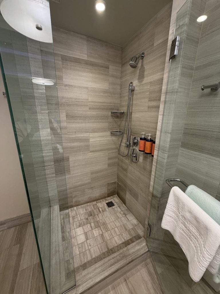 Four Seasons Rooms 37 โ WDWINFO.COM See Inside the Luxe Rooms and Suites at The Four Seasons Resort at Disney World Four Seasons Rooms 37