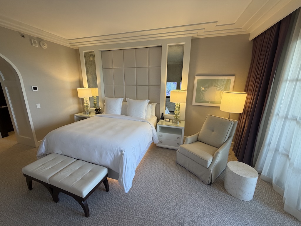 Four Seasons Rooms 6 โ WDWINFO.COM See Inside the Luxe Rooms and Suites at The Four Seasons Resort at Disney World Four Seasons Rooms 6