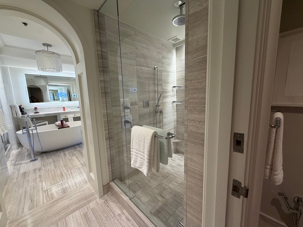Four Seasons Rooms 7 โ WDWINFO.COM See Inside the Luxe Rooms and Suites at The Four Seasons Resort at Disney World Four Seasons Rooms 7
