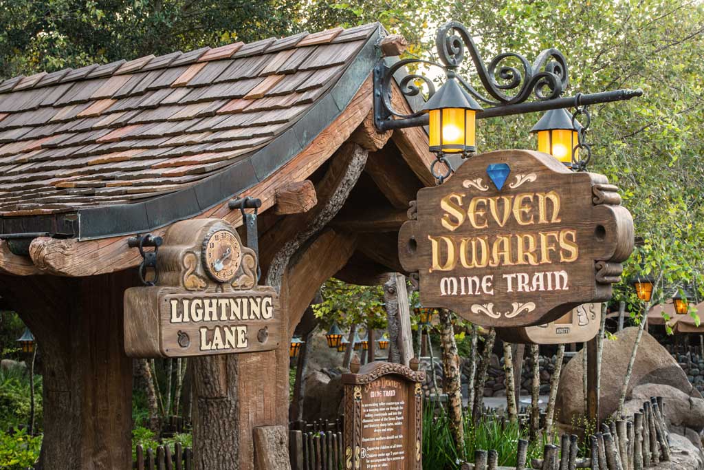 lightning-lane-magic-kingdom-7dmt | WDWINFO.COM Stop Trying to Keep Up With the Joneses on Your Disney Vacation lightning-lane-magic-kingdom-7dmt