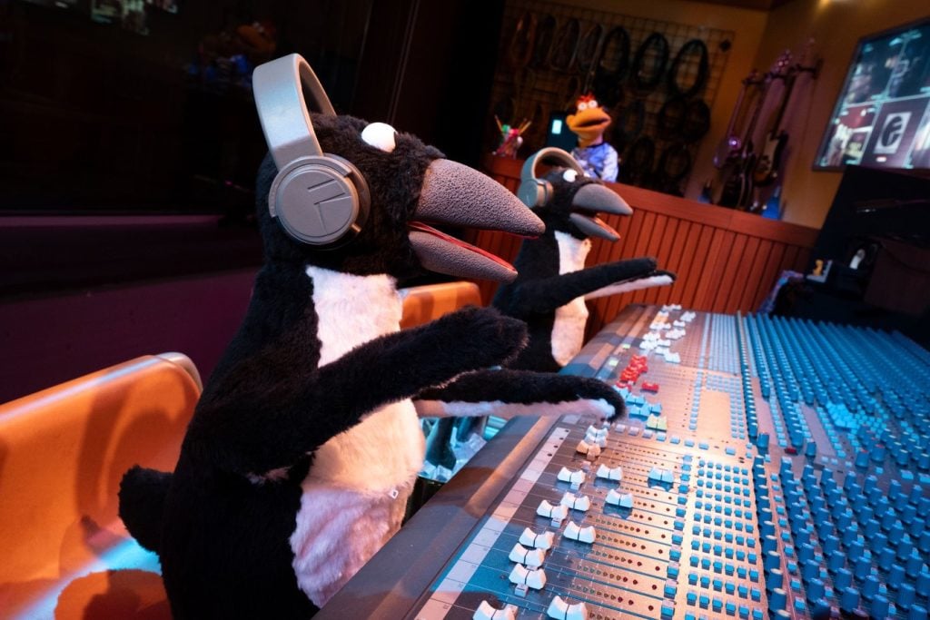 rock n roller coaster starring the muppets 10 – WDWINFO.COM New Photos of INSIDE Rock ‘n’ Roller Coaster Starring the Muppets rock n roller coaster starring the muppets 10