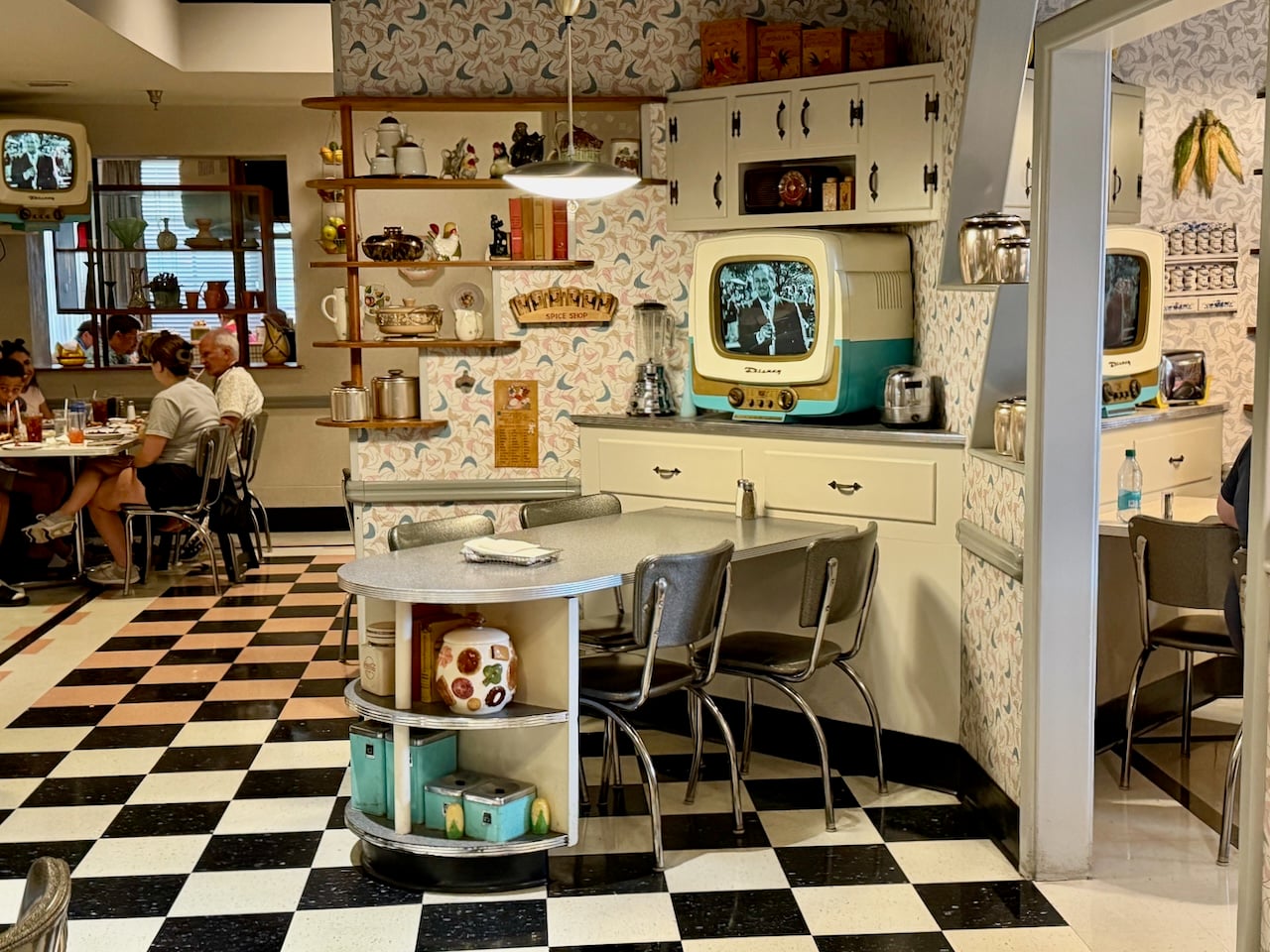 50's Prime Time Cafe Menu, Review | American food at Hollywood