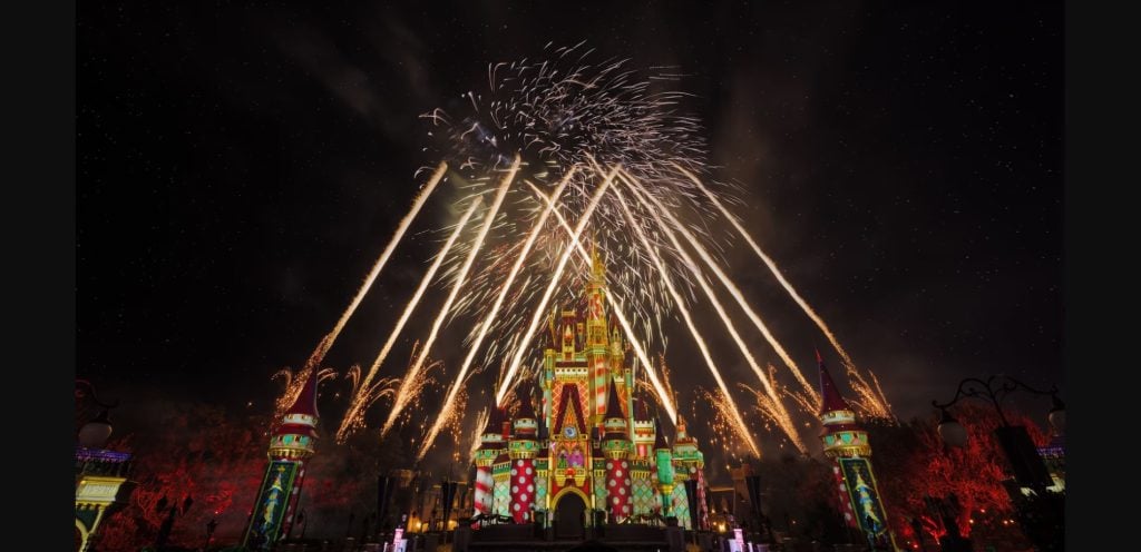 Minnies-Wonderful-Christmastime-Fireworks – WDWINFO.COM New Dates & Details: Mickey’s Very Merry Christmas Party 2026 Minnies-Wonderful-Christmastime-Fireworks