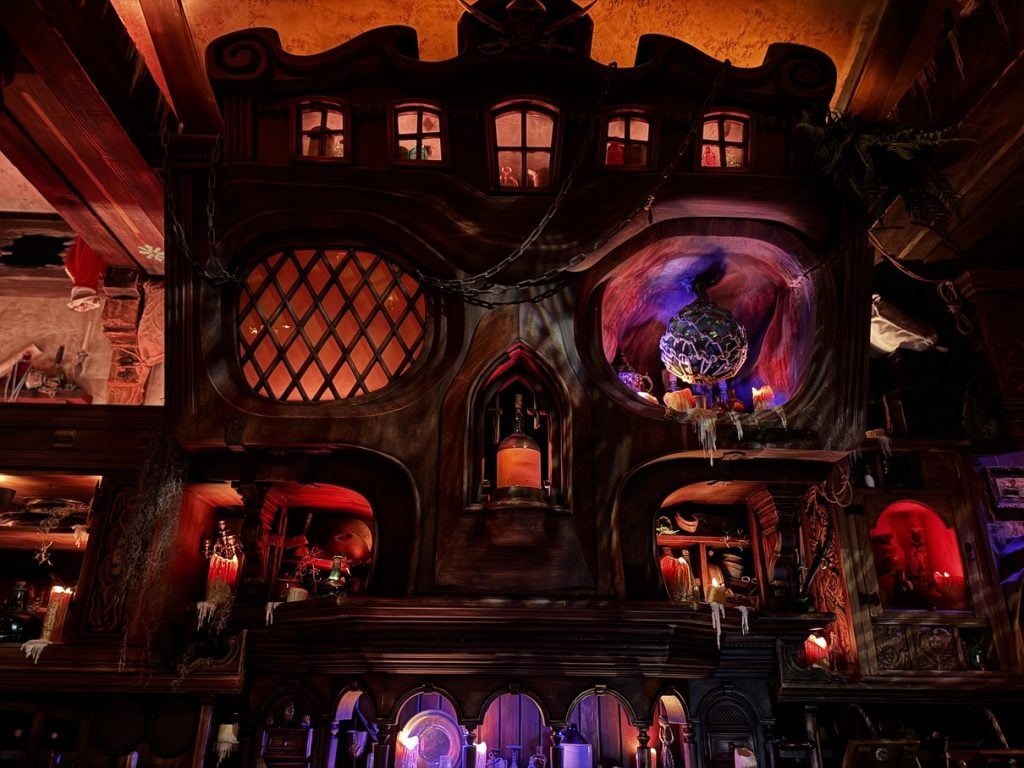 beak and barrel_magic kingdom_chloe 25 – WDWINFO.COM Is The Beak & Barrel Still Worth a Stop at Magic Kingdom? beak and barrel_magic kingdom_chloe 25