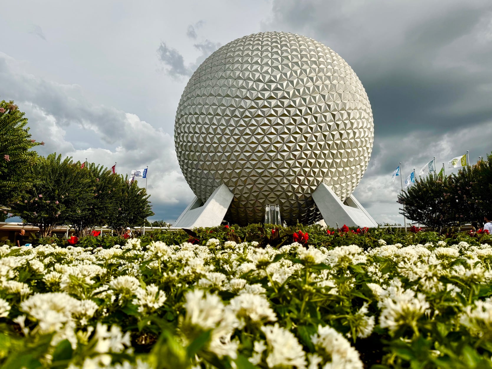 EPCOT’s Entrance Has a New Look with No Trees or Festival Decor!