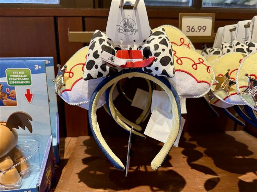 toy-story-5-merch-24 – WDWINFO.COM New ‘Toy Story 5’ Merchandise Arrives at Walt Disney World toy-story-5-merch-24