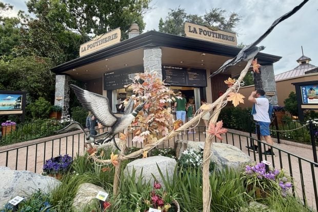 The Best Snack to Get At EPCOT and Disney Springs La Poutinerie 4