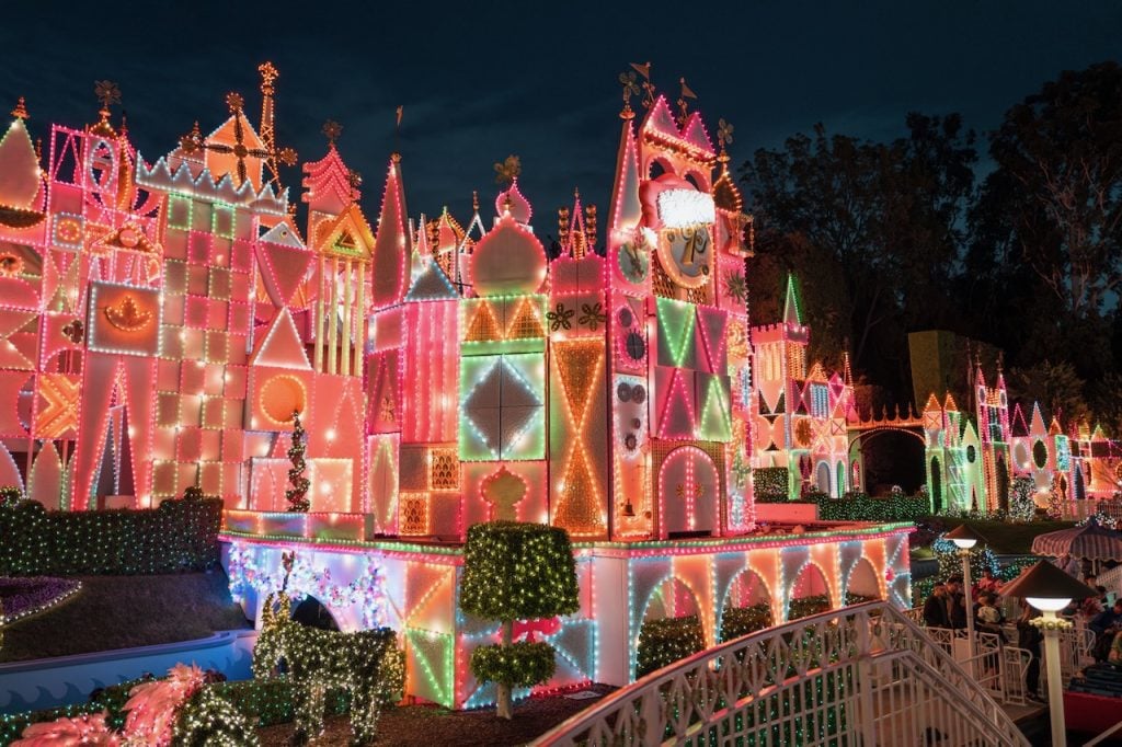 2026 disneyland resort holidays - 18 | WDWINFO.COM What’s NEW for the 2026 Holiday Season at Disneyland 2026 disneyland resort holidays - 18
