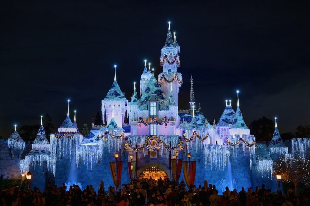 2026 disneyland resort holidays - 2 | WDWINFO.COM What’s NEW for the 2026 Holiday Season at Disneyland 2026 disneyland resort holidays - 2