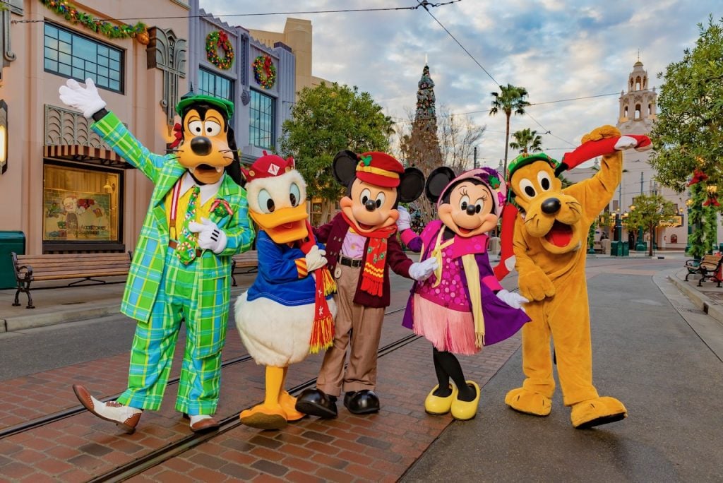 2026 disneyland resort holidays - 20 | WDWINFO.COM What’s NEW for the 2026 Holiday Season at Disneyland 2026 disneyland resort holidays - 20