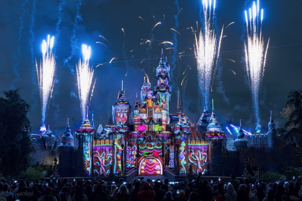 2026 disneyland resort holidays - 5 | WDWINFO.COM What’s NEW for the 2026 Holiday Season at Disneyland 2026 disneyland resort holidays - 5