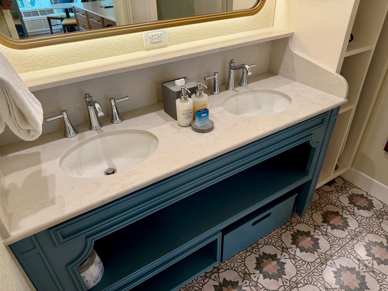 Preferred guest room bathroom at Port Orleans Riverside
