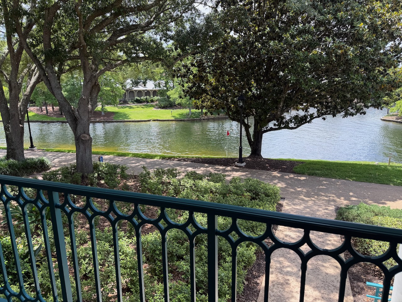 Preferred guest room furnishings at Port Orleans Riverside