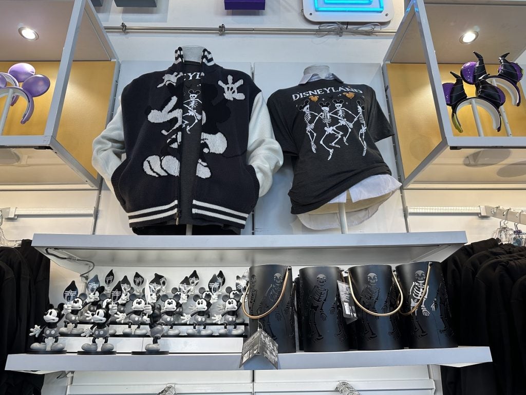 Mickey Mouse Sound Cartoon Collection Arrives at Disneyland Resort