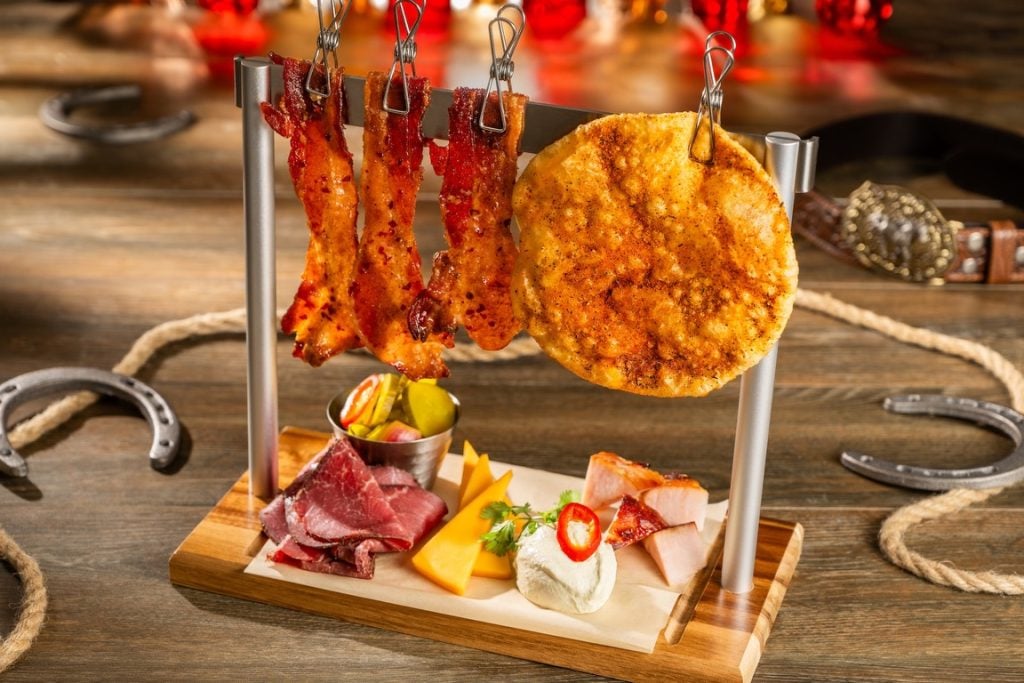 Mk-Diamond Horseshoe 2026 pop-up food and drink | WDWINFO.COM NEW Menu Revealed for The Diamond Horseshoe at Magic Kingdom Mk-Diamond Horseshoe 2026 pop-up food and drink