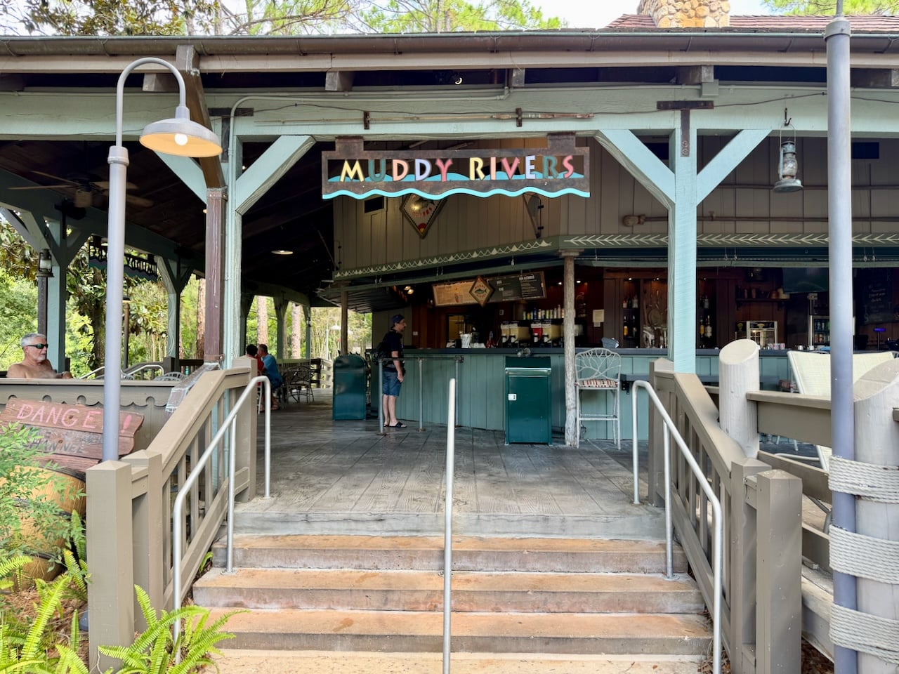 Muddy Rivers pool bar at Ol’ Man Island