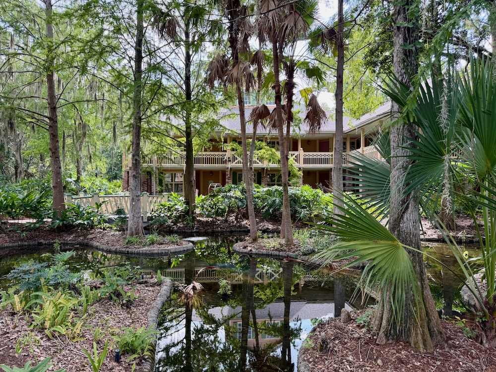 Wooded walkway through the Alligator Bayou section