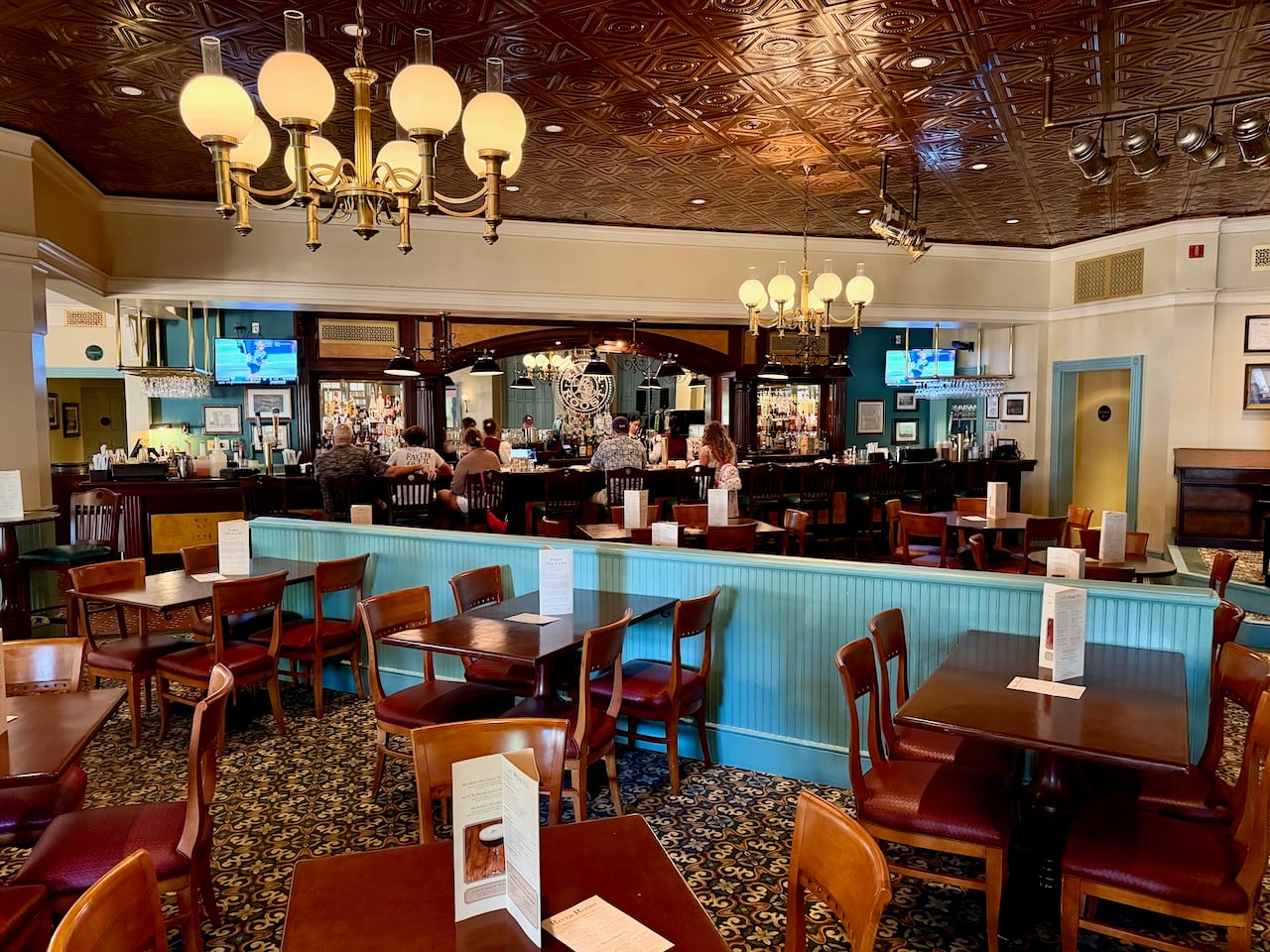 Seating inside River Roost Lounge