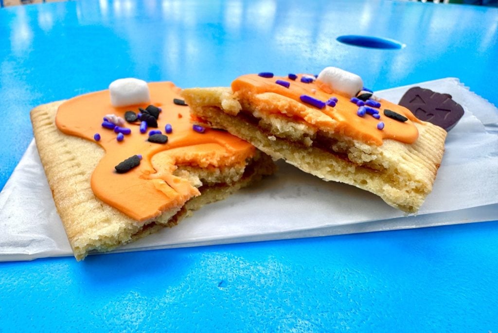 halloween_2026_woodys lunch box_chloe 5 | WDWINFO.COM Disney’s NEW Pumpkin Lunch Box Tart Is a Fall Favorite halloween_2026_woodys lunch box_chloe 5