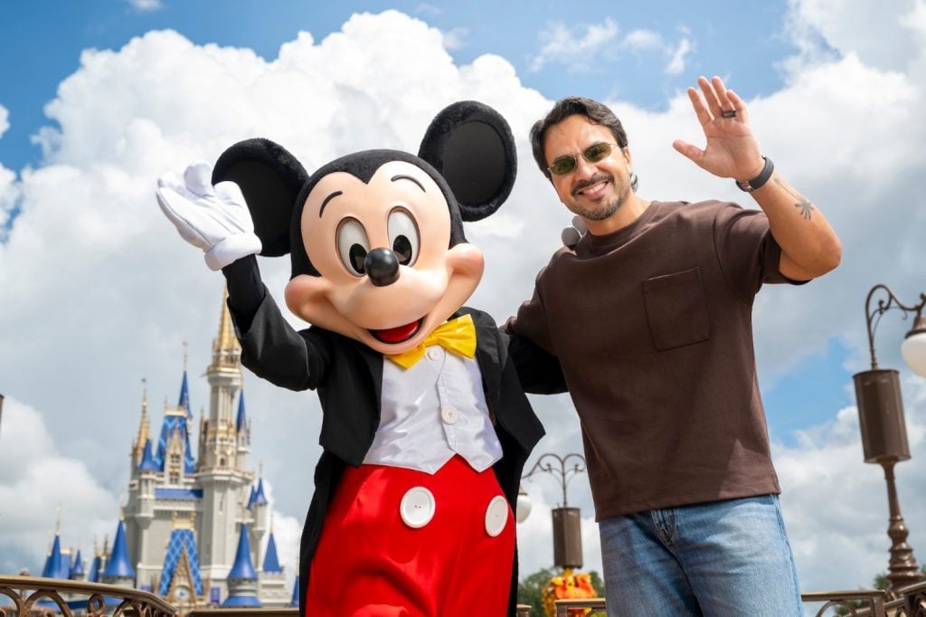 Luis Fonsi Kicks Off Hispanic & Latin American Heritage Month at Disney World 2026-WDW-HLAHM-Celebration-2