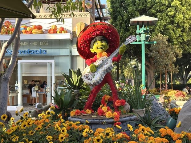 Hispanic Heritage Month: New Downtown Disney Displays IMG_1469