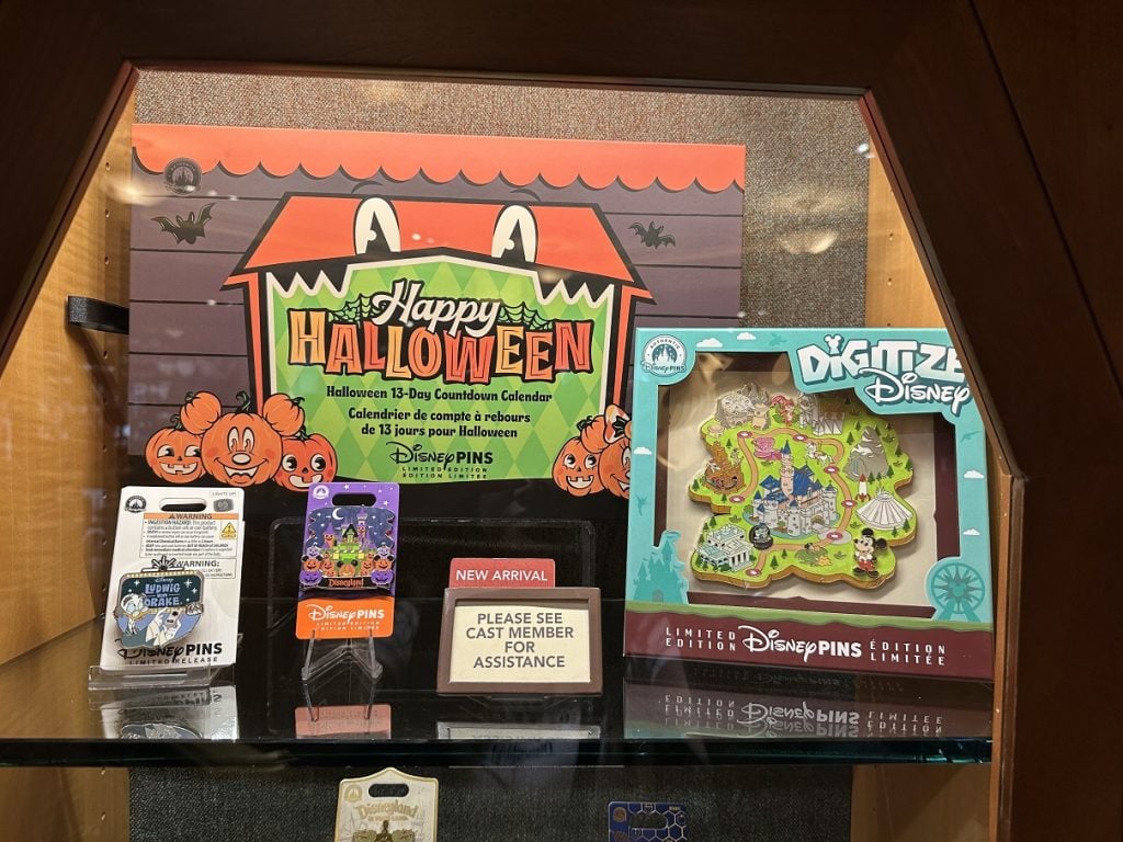 Disneyland Pin Tuesday: 5 New Pins & Free Magic Key Button IMG_1778
