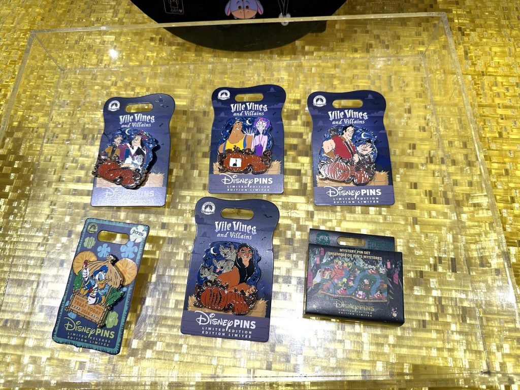 IMG_2478 | WDWINFO.COM New Disneyland Pins Arrive at Disneyland This September IMG_2478 Disneyland Pin Collectors