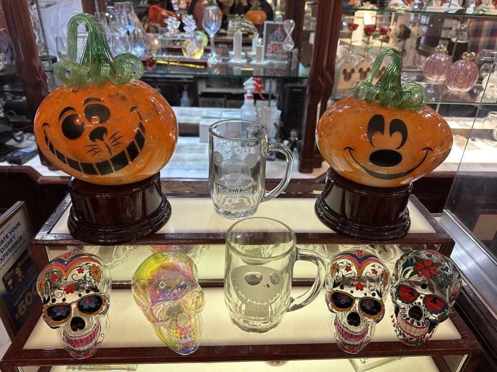 IMG_2586 | WDWINFO.COM New Disneylandía and Halloween Merch Arrives at Disneyland IMG_2586 Crystal Arts
