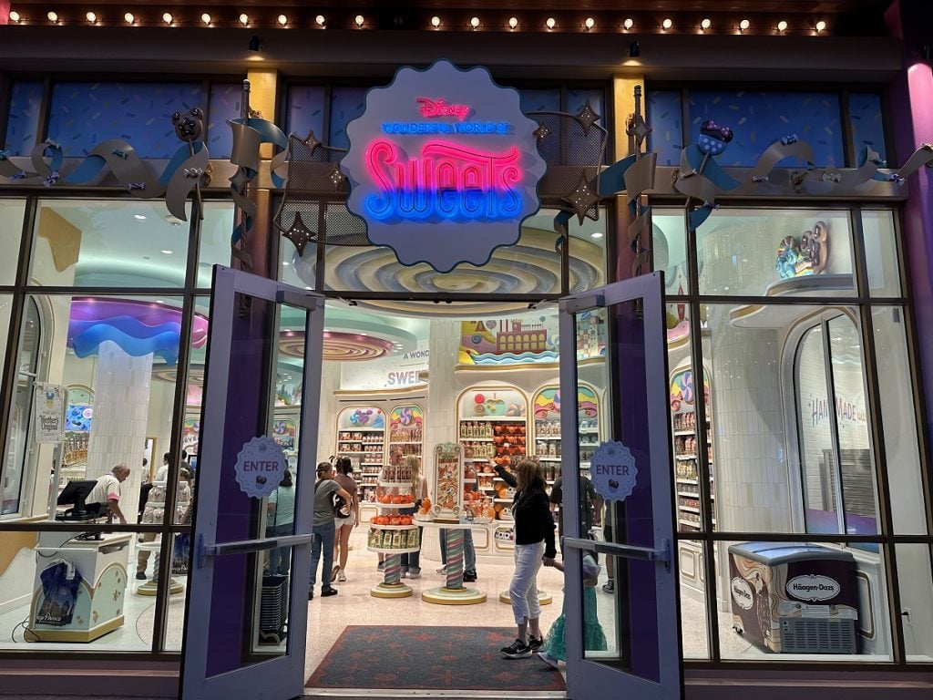 IMG_3263 | WDWINFO.COM New Bulk Candy Arrives at Sweets in Downtown Disney IMG_3263 downtown disney