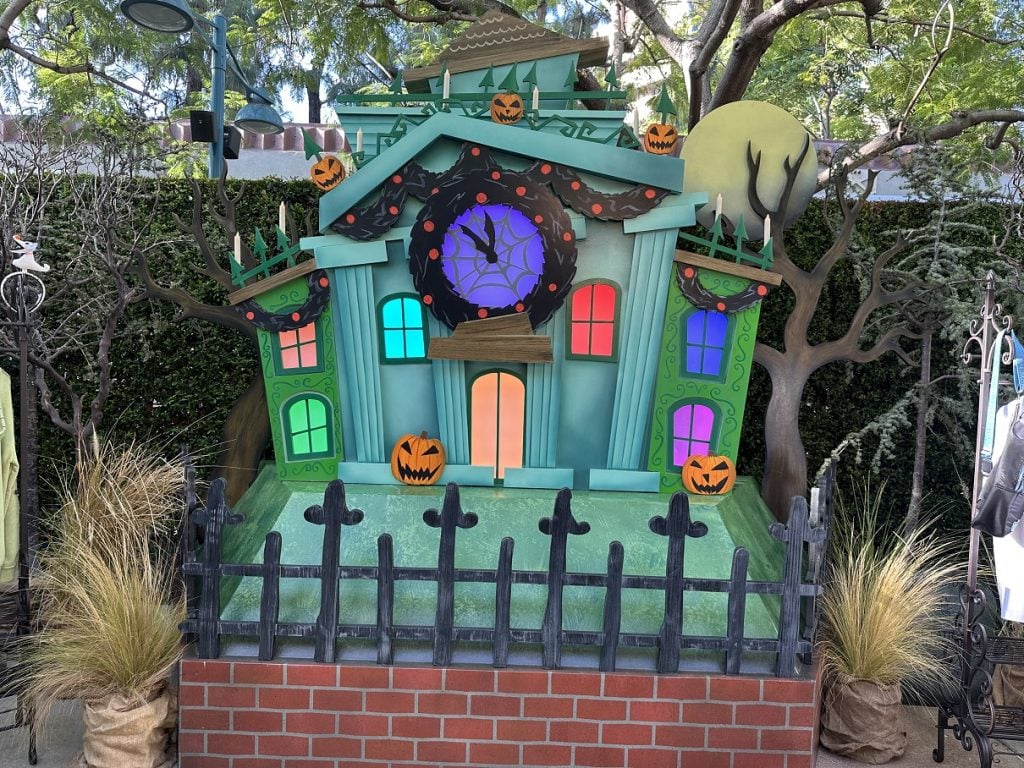 IMG_8903 | WDWINFO.COM Haunted Mansion Holiday 25th Anniversary: New Merch & More IMG_8903 Haunted Mansion