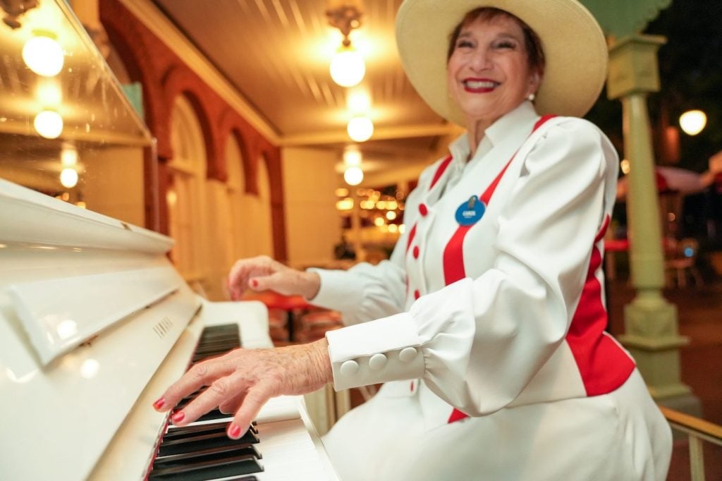 carol_stein_caseys corner_piano | WDWINFO.COM Longtime EPCOT Pianist Carol Stein Returns to Disney World at Casey’s Corner carol_stein_caseys corner_piano