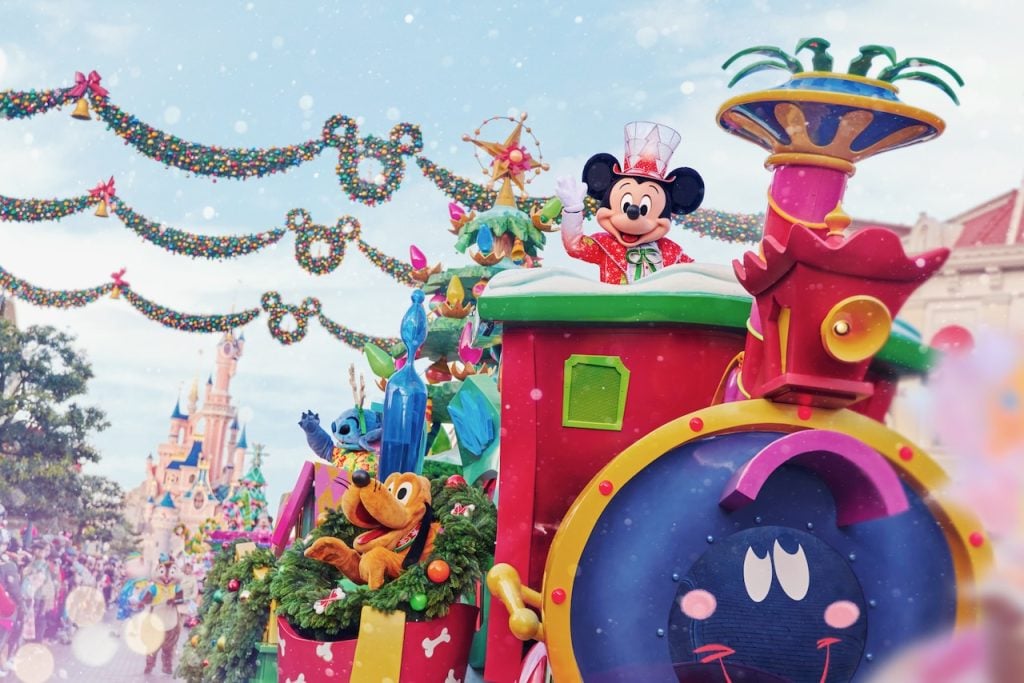 disneyland paris holidays 2026 - 4 | WDWINFO.COM Disneyland Paris Reveals a Spectacular First Christmas for World of Frozen disneyland paris holidays 2026 - 4