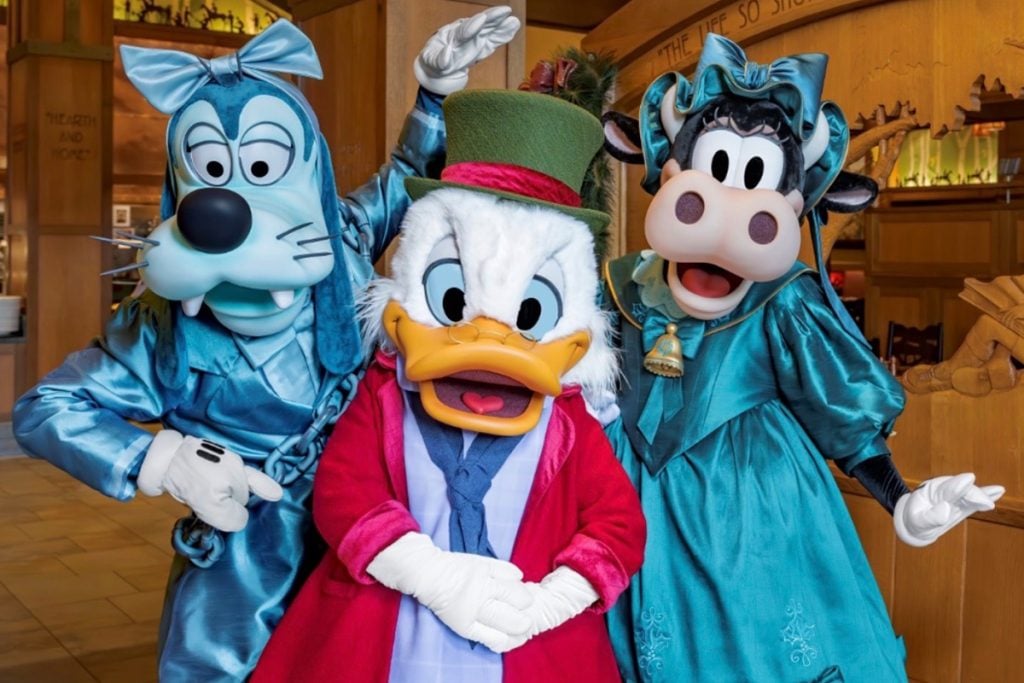 dlr-christmas-carol-storytellers | WDWINFO.COM 6 Dining Experiences to Enjoy at the Disneyland Resort dlr-christmas-carol-storytellers