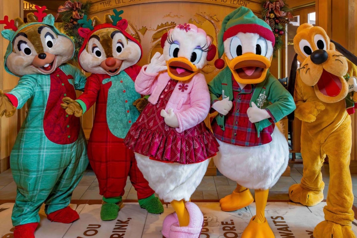 dlr-daisys-pj-party-storytellers | WDWINFO.COM 6 Dining Experiences to Enjoy at the Disneyland Resort dlr-daisys-pj-party-storytellers